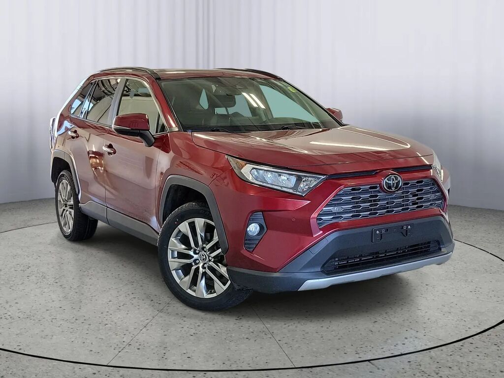 2019 Toyota RAV4 Limited — photo 1 of 13