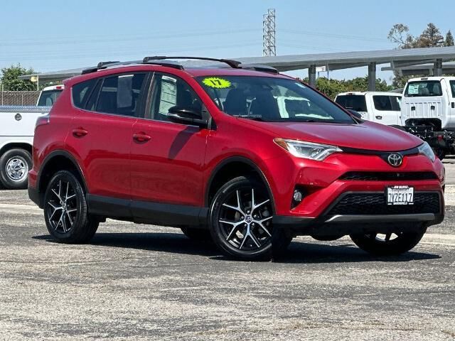 2017 Toyota RAV4 SE
