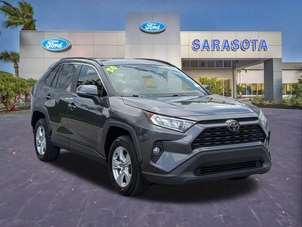 2020 Toyota RAV4 XLE — photo 1 of 13
