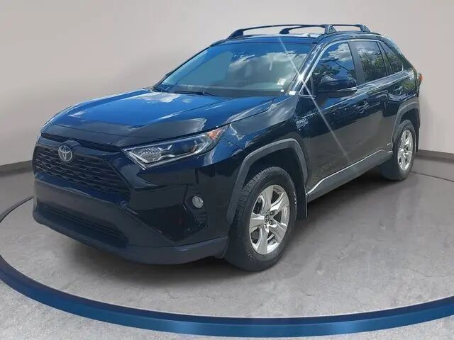 2020 Toyota RAV4 Hybrid XLE — photo 1 of 13