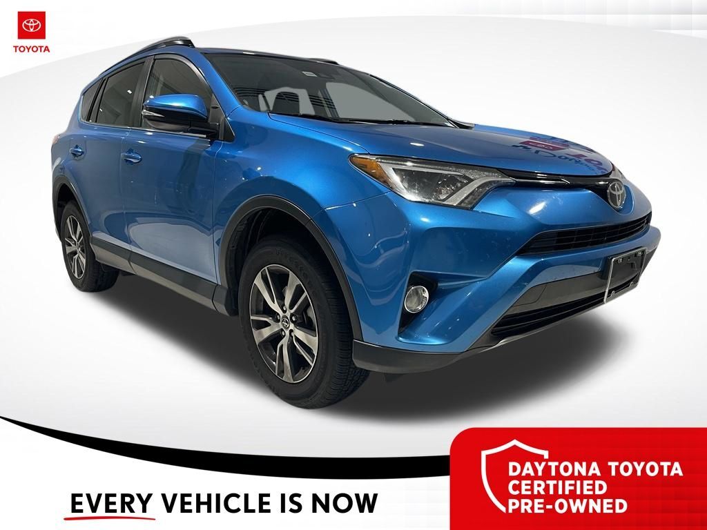 2017 Toyota RAV4 XLE — photo 1 of 10
