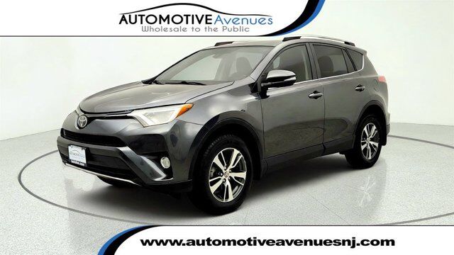 2017 Toyota RAV4 XLE — photo 1 of 13