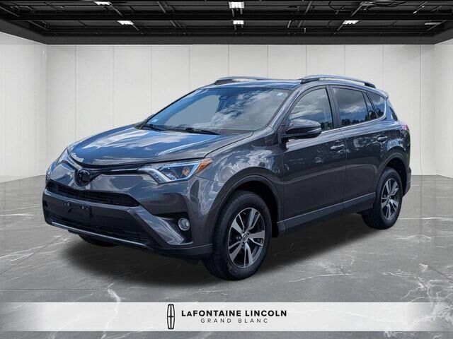 2017 Toyota RAV4 XLE — photo 1 of 1
