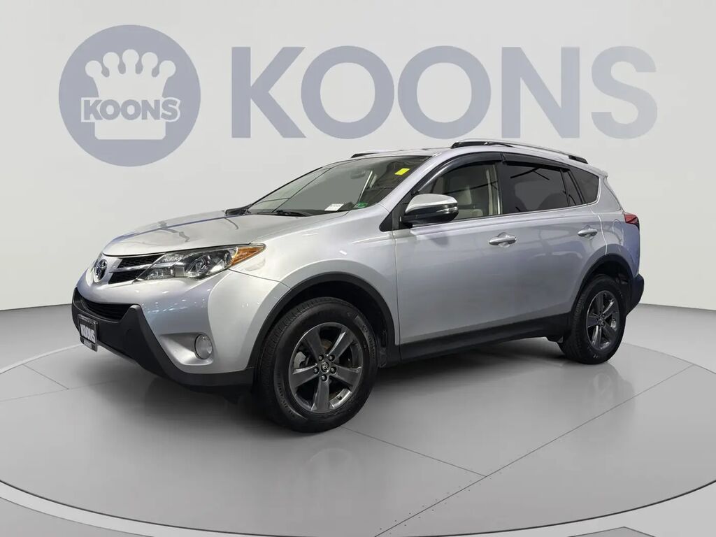 2015 Toyota RAV4 XLE — photo 1 of 13