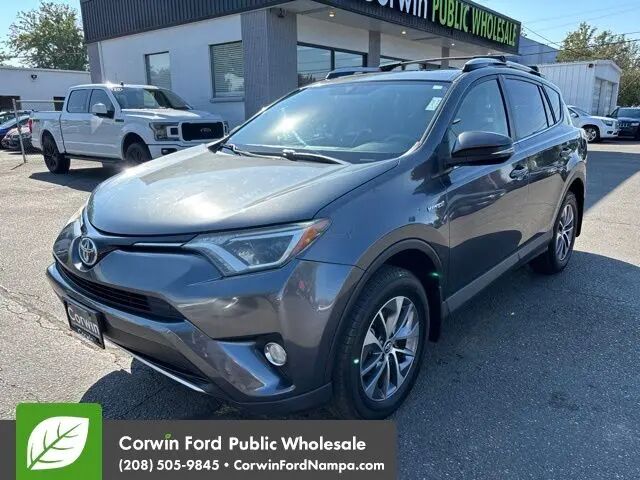 2016 Toyota RAV4 Hybrid XLE — photo 1 of 13