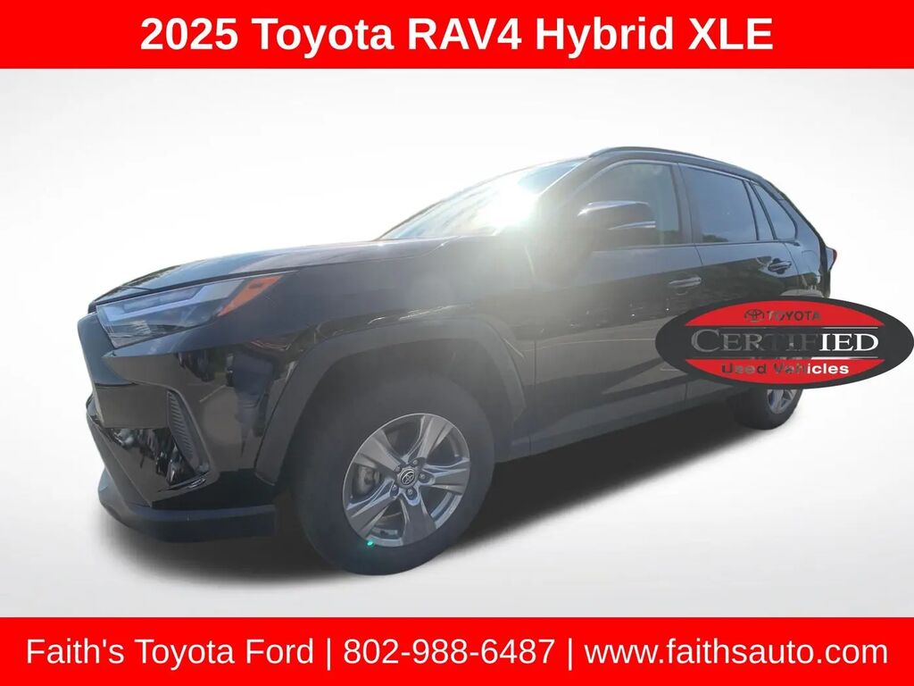 2025 Toyota RAV4 Hybrid XLE — photo 1 of 13
