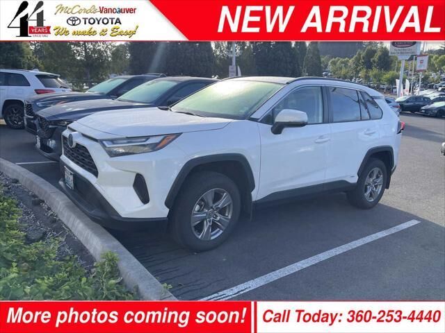2024 Toyota RAV4 Hybrid XLE — photo 1 of 1