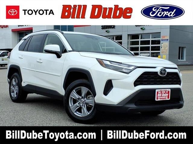 2025 Toyota RAV4 Hybrid XLE — photo 1 of 13