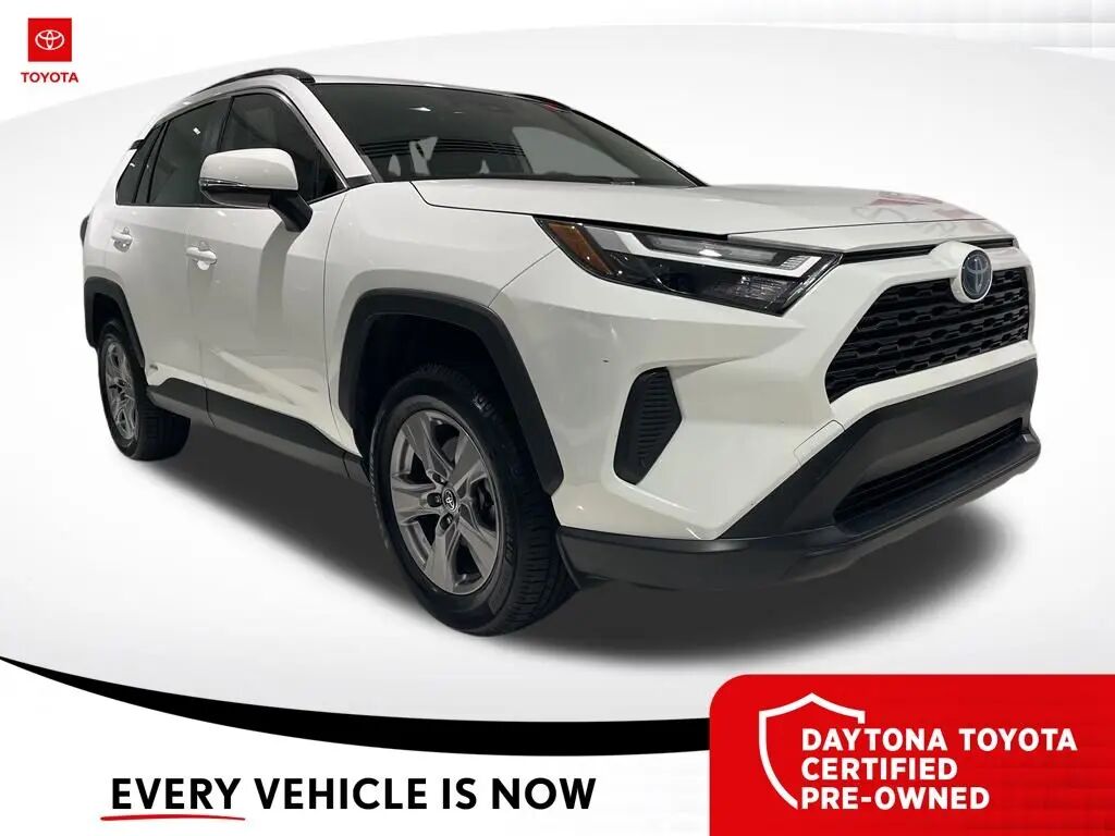 2024 Toyota RAV4 Hybrid XLE — photo 1 of 13