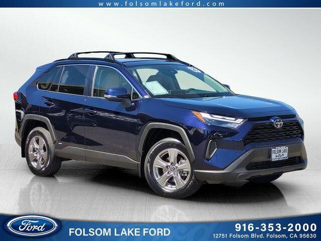 2025 Toyota RAV4 Hybrid XLE — photo 1 of 1