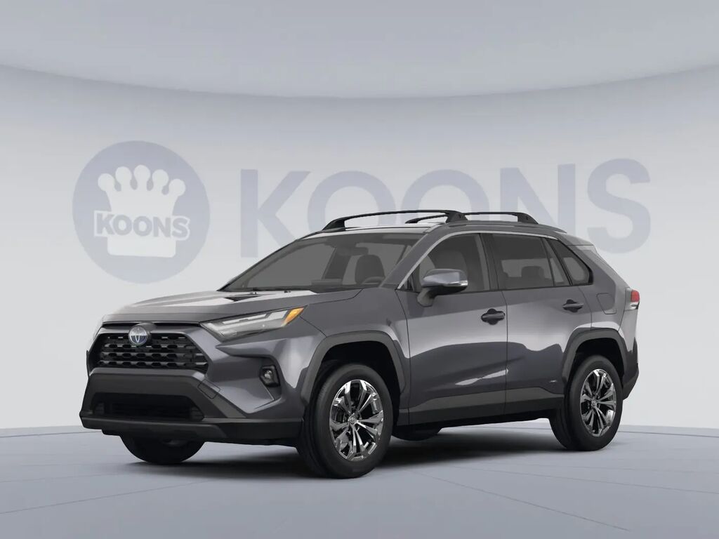 2024 Toyota RAV4 Hybrid XLE — photo 1 of 3