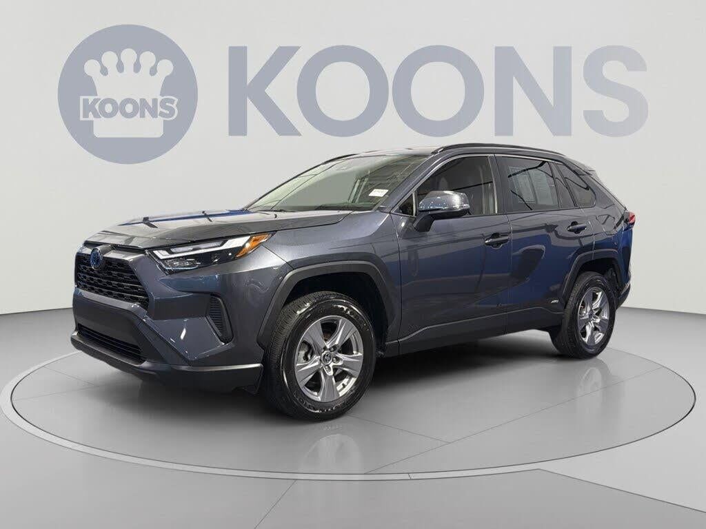 2024 Toyota RAV4 Hybrid XLE — photo 1 of 1