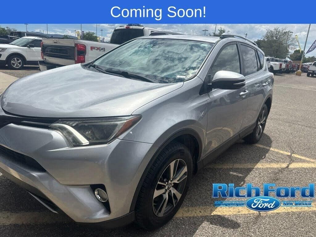 2018 Toyota RAV4 XLE — photo 1 of 3