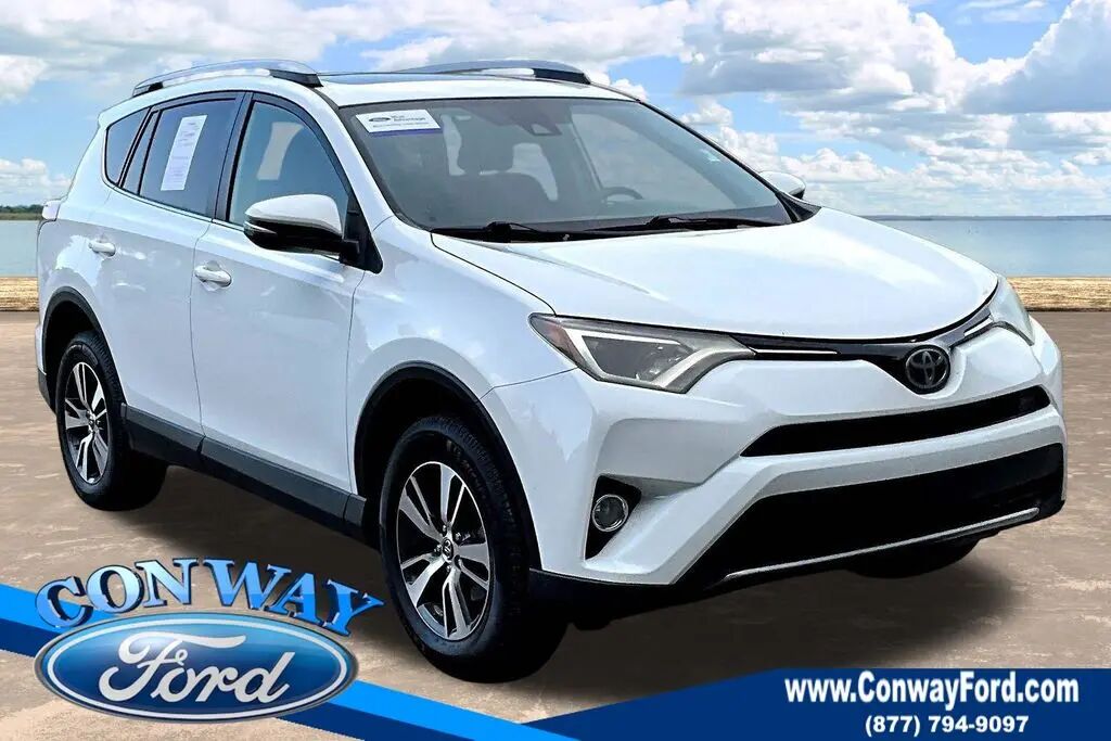 2018 Toyota RAV4 XLE — photo 1 of 12