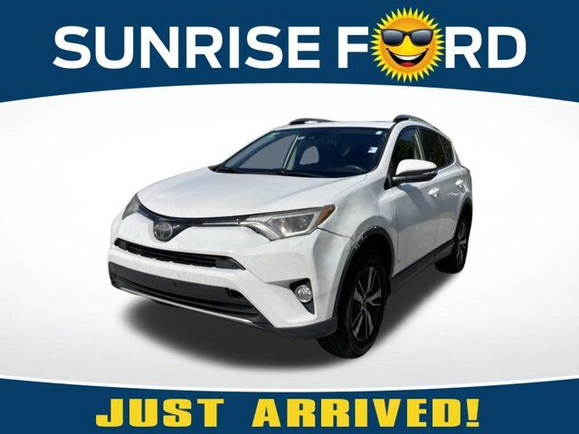 2018 Toyota RAV4 XLE — photo 1 of 13