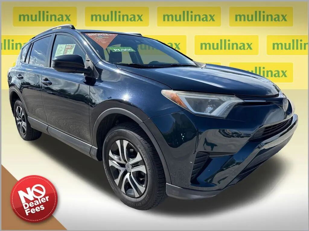 2018 Toyota RAV4 LE — photo 1 of 10