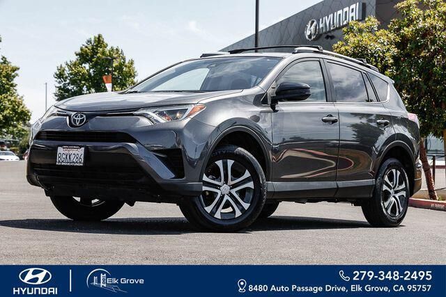 2018 Toyota RAV4 LE — photo 1 of 11