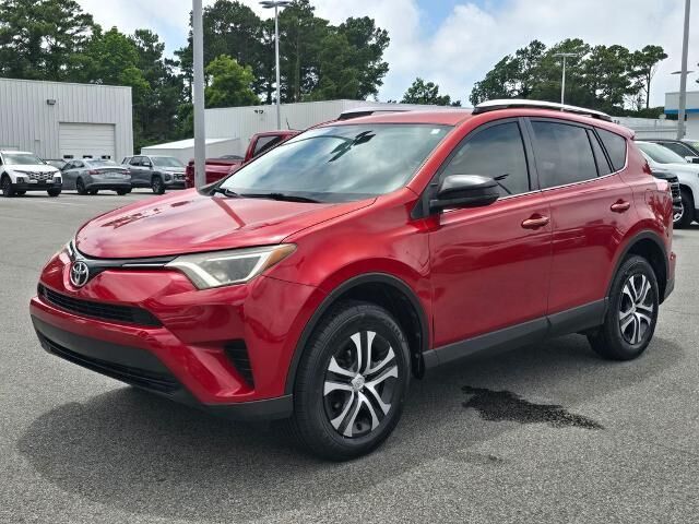 2016 Toyota RAV4 LE — photo 1 of 2