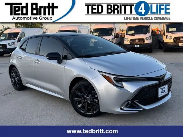 2025 Toyota Corolla Hatchback XSE — photo 1 of 13