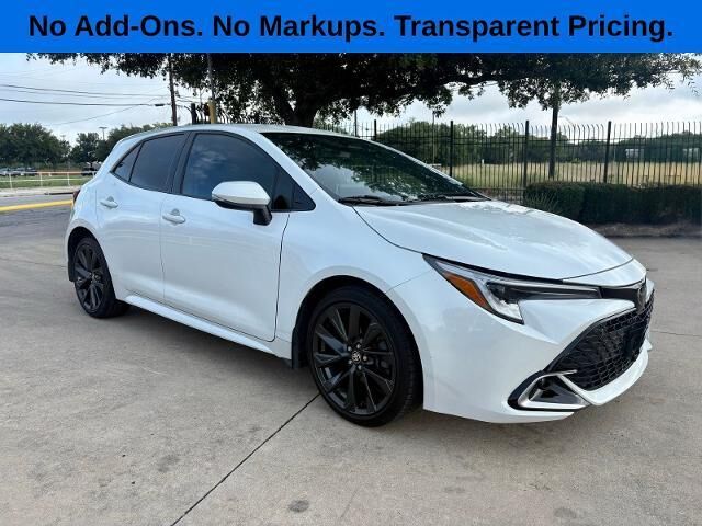 2024 Toyota Corolla Hatchback XSE — photo 1 of 13