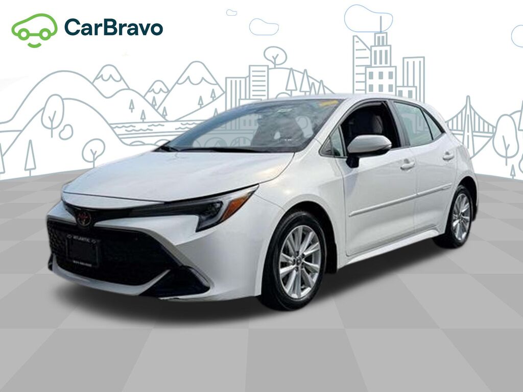 2023 Toyota Corolla Hatchback SE — photo 1 of 7