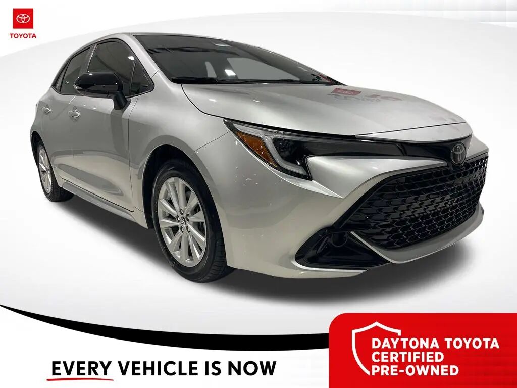 2026 Toyota Corolla Hatchback SE — photo 1 of 13