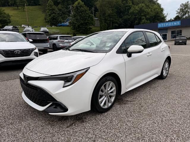 2025 Toyota Corolla Hatchback SE