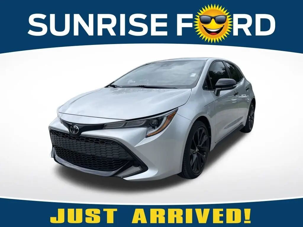 2021 Toyota Corolla Hatchback SE — photo 1 of 13