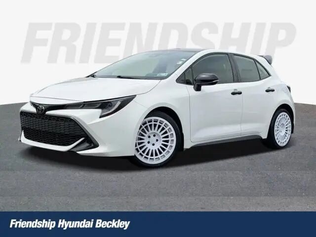 2022 Toyota Corolla Hatchback SE Nightshade Edition — photo 1 of 13