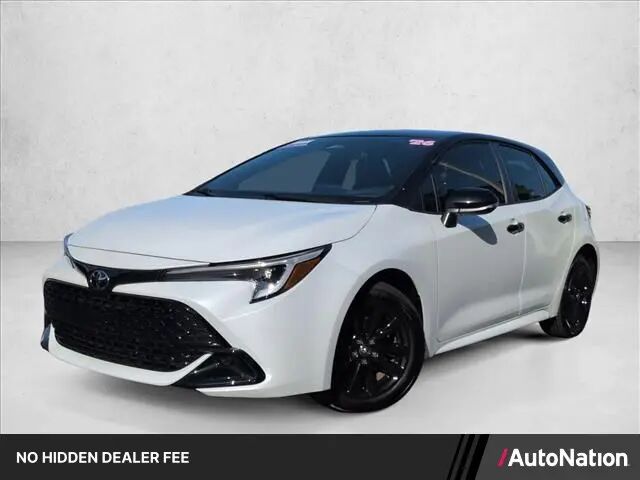 2026 Toyota Corolla Hatchback SE — photo 1 of 13