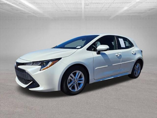 2019 Toyota Corolla Hatchback SE — photo 1 of 13