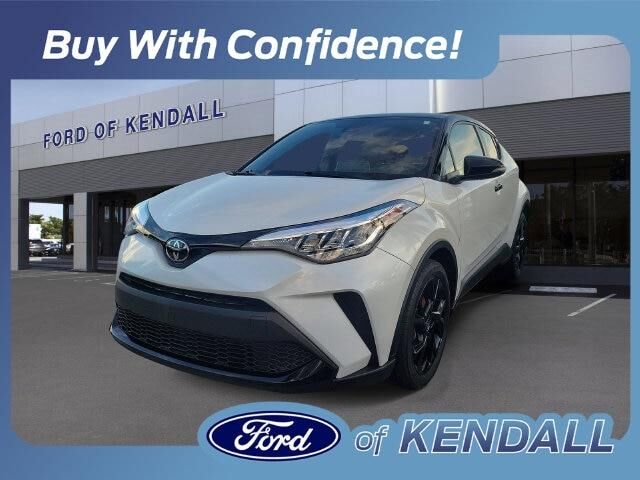2022 Toyota C-HR XLE — photo 1 of 13