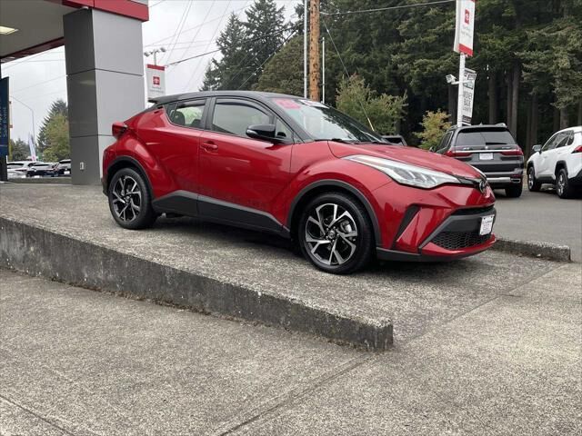 2020 Toyota C-HR XLE — photo 1 of 13