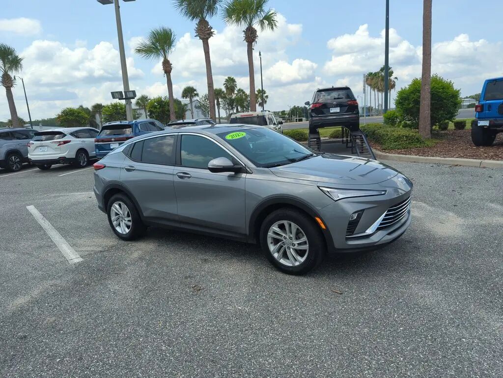 2025 Buick Envista Preferred — photo 1 of 10
