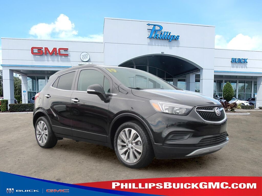 2019 Buick Encore Preferred — photo 1 of 14