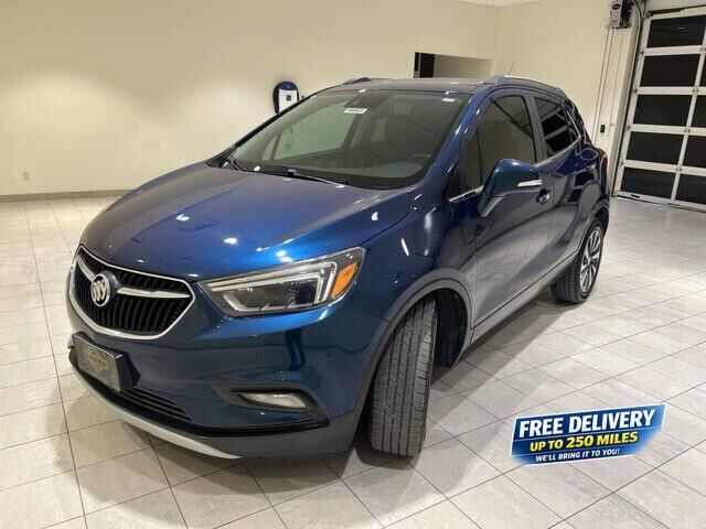 2019 Buick Encore Essence — photo 1 of 13