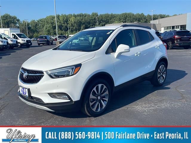 2019 Buick Encore Essence — photo 1 of 13