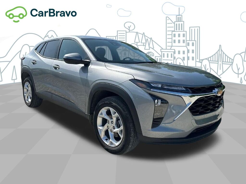 2024 Chevrolet Trax LS — photo 1 of 7