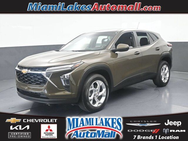 2024 Chevrolet Trax LS — photo 1 of 13