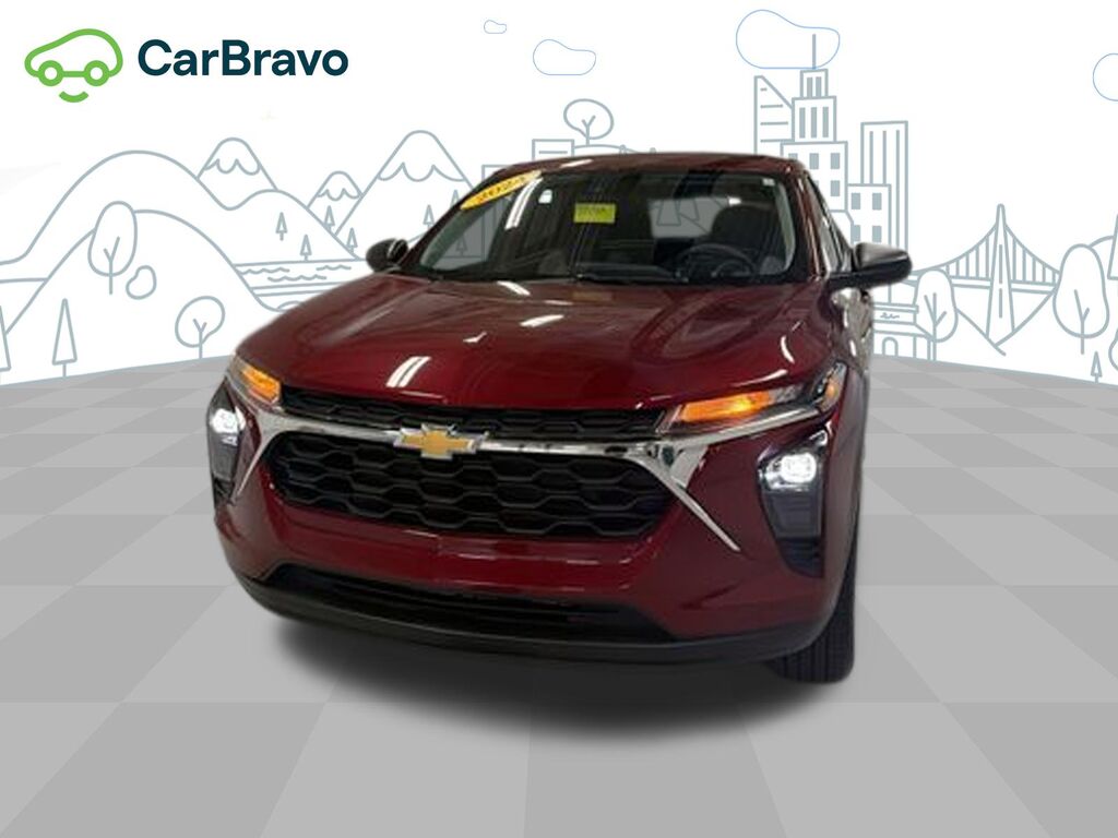 2024 Chevrolet Trax LS — photo 1 of 7