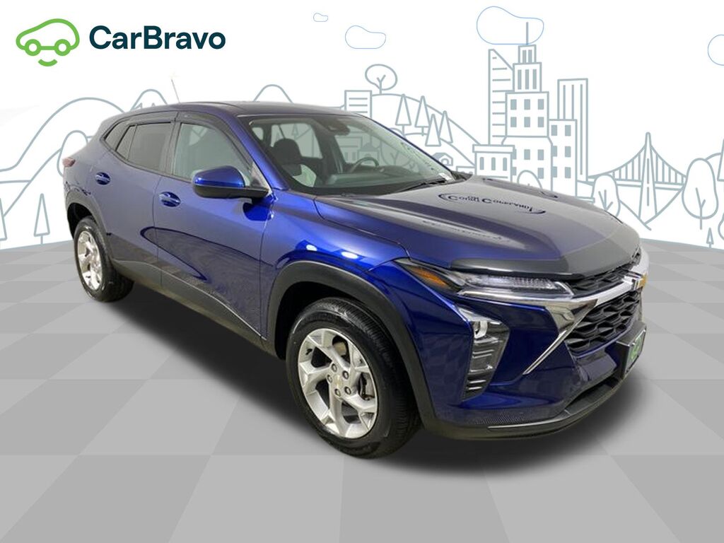 2024 Chevrolet Trax LS — photo 1 of 7