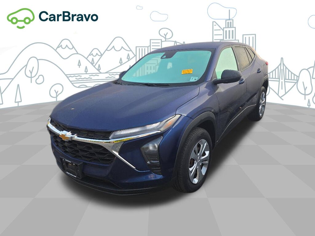 2024 Chevrolet Trax LS — photo 1 of 5