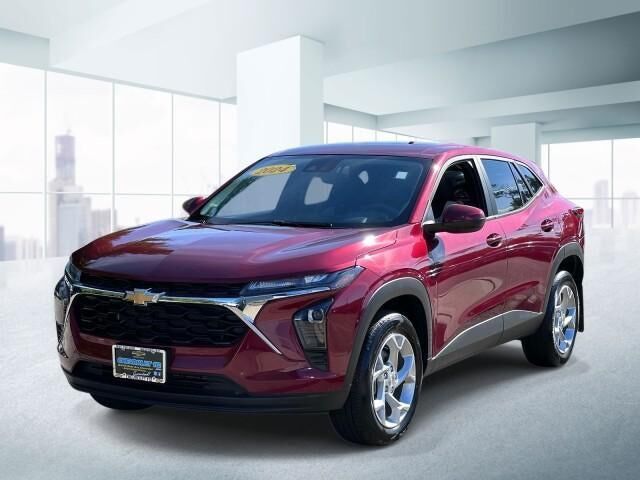2024 Chevrolet Trax LS — photo 1 of 13