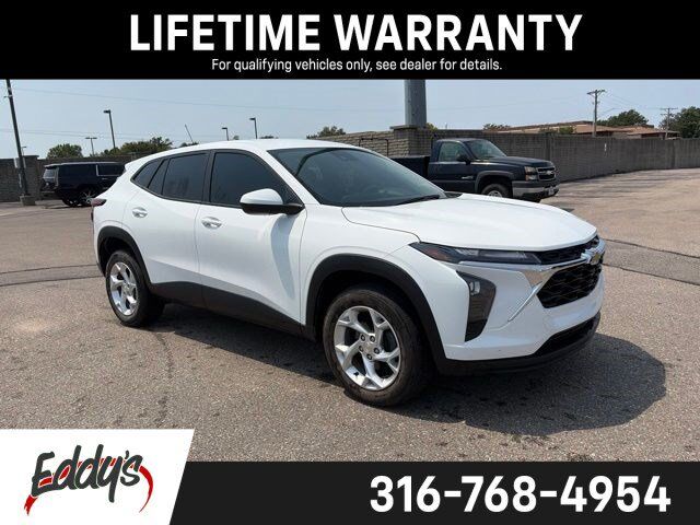 2025 Chevrolet Trax LS