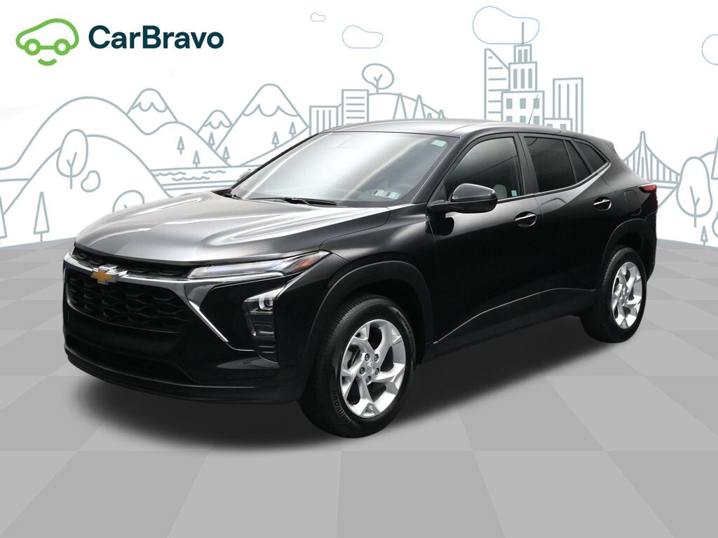 2025 Chevrolet Trax LS — photo 1 of 7