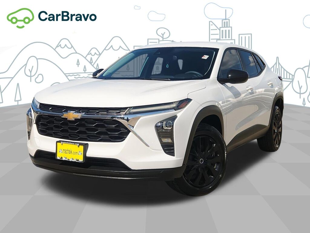 2025 Chevrolet Trax LS — photo 1 of 6