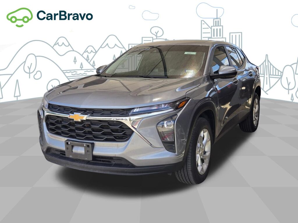 2025 Chevrolet Trax LS — photo 1 of 6