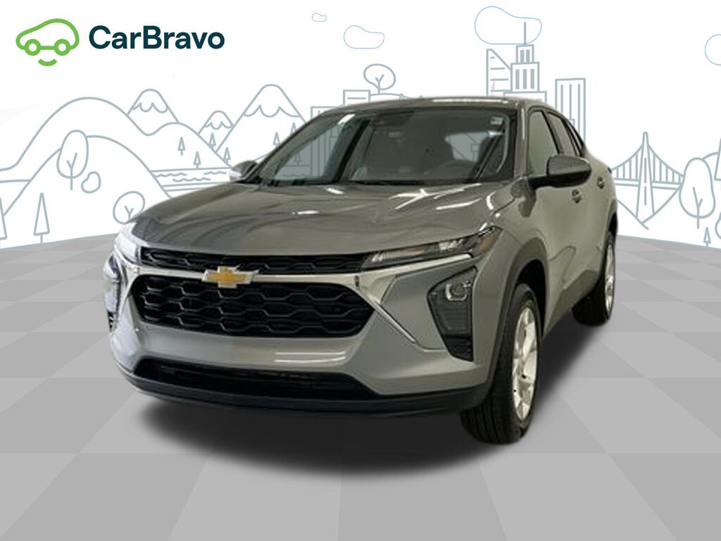 2025 Chevrolet Trax LS — photo 1 of 7