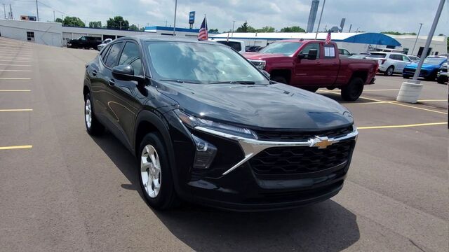 2025 Chevrolet Trax LS