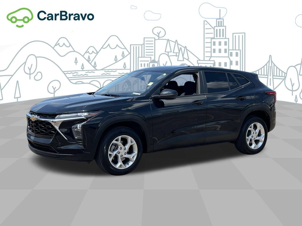 2025 Chevrolet Trax LS — photo 1 of 7